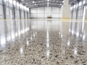 Почему полимерные полы лучше традиционных напольных покрытий