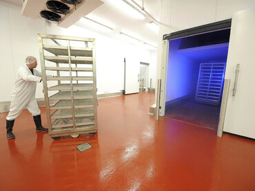 Промышленные полимерные полы: особенности и сфера применения