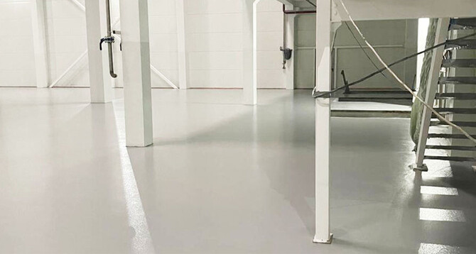 “Борщагівський хіміко-фармацевтичний завод”:  Площа: 2000 м2 Flowcoat SF41