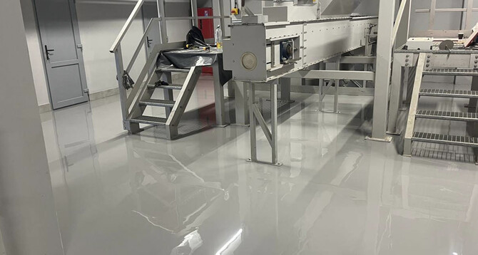 "Крупецький комбікормовий завод":  Площа: 1900 м2 Flowcoat SF41, Flowshield LXP