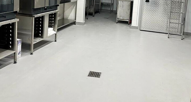 Виробниче приміщення гіпермаркету:  Площа: 500 м2 Flowcoat SF41